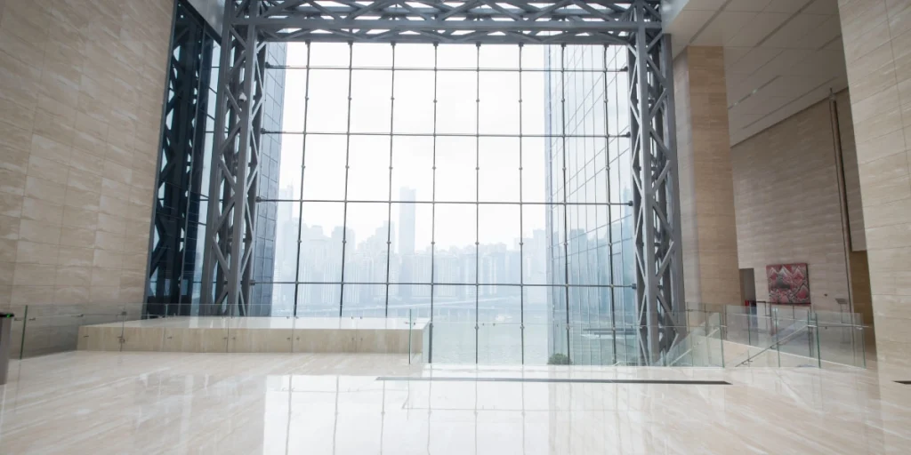 พื้นขัดเงาสูง เหมาะสำหรับปูในล็อบบีอาคารเพื่อสร้างความประทับใจแรก