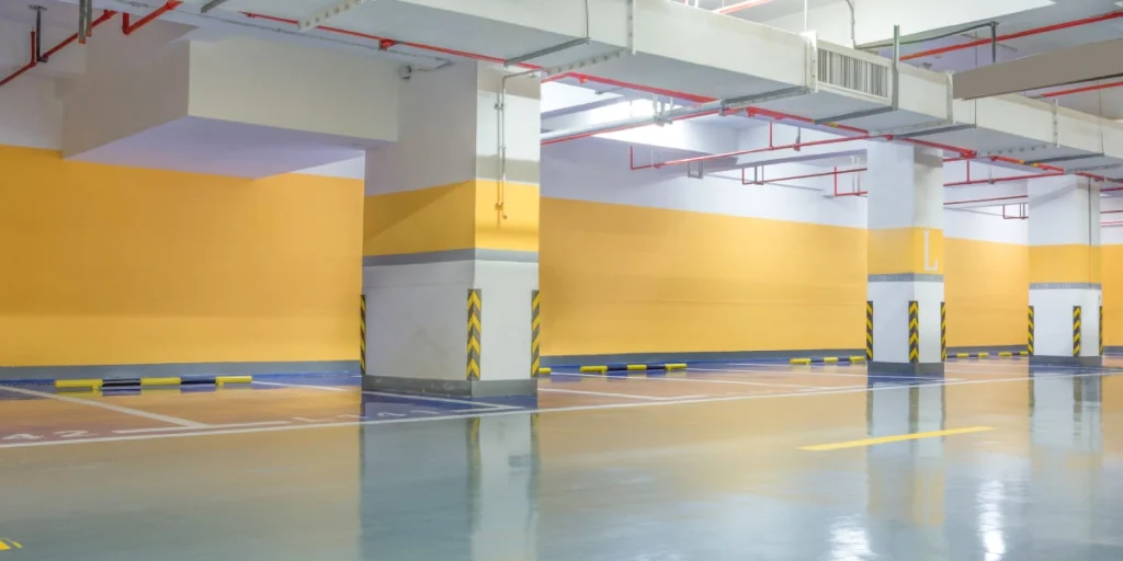 พื้นขัดเงาประเภท Honed Finish เหมาะสำหรับปูในลานจอดรถ